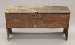 A Georgian pine trunk. 110 cm long.