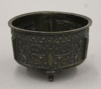 A Chinese bronze censer. 12.5 cm diameter.