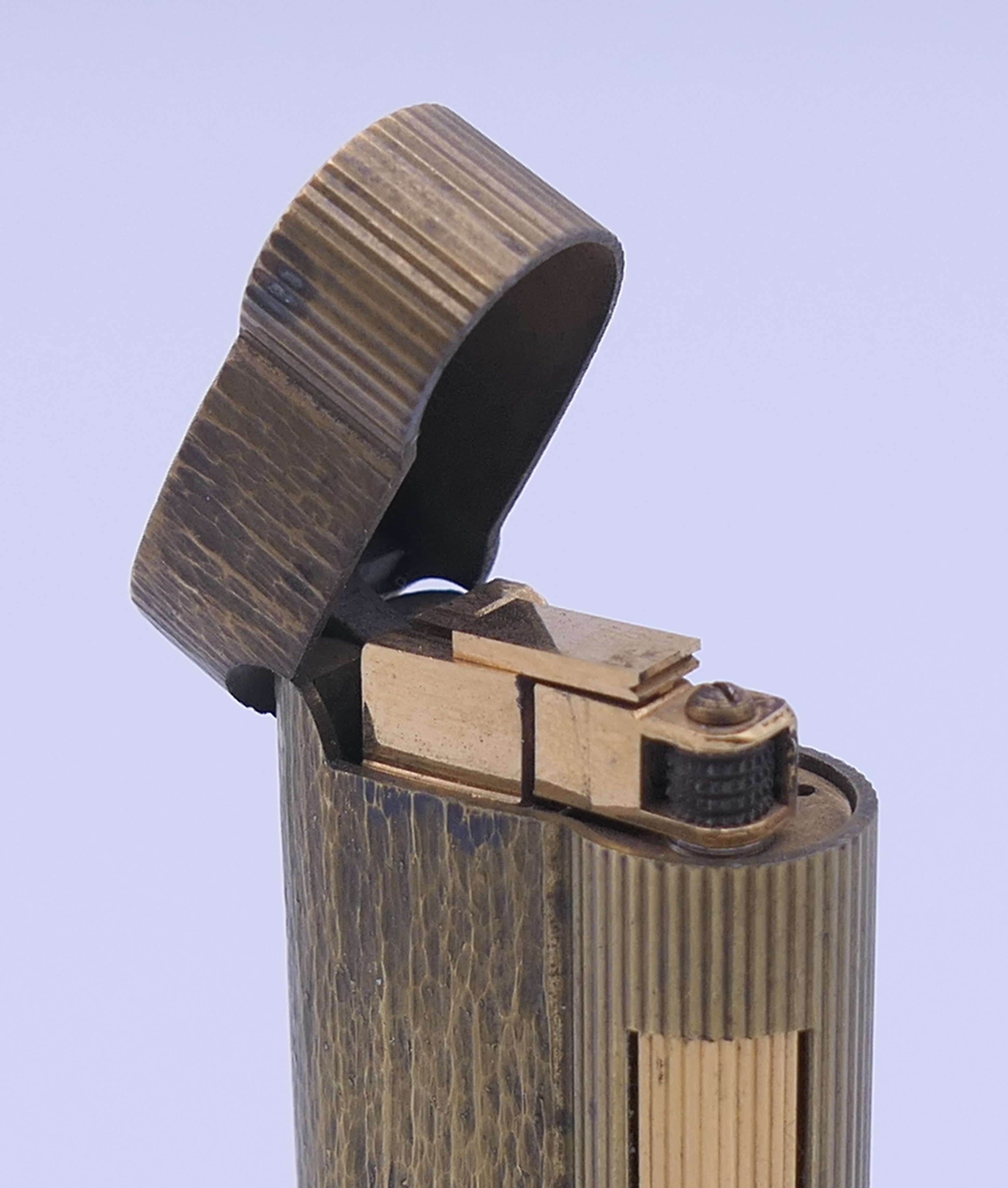 A Dunhill Cartier lighter and a Dunhill lighter. Each 6.5 cm high. - Image 8 of 10