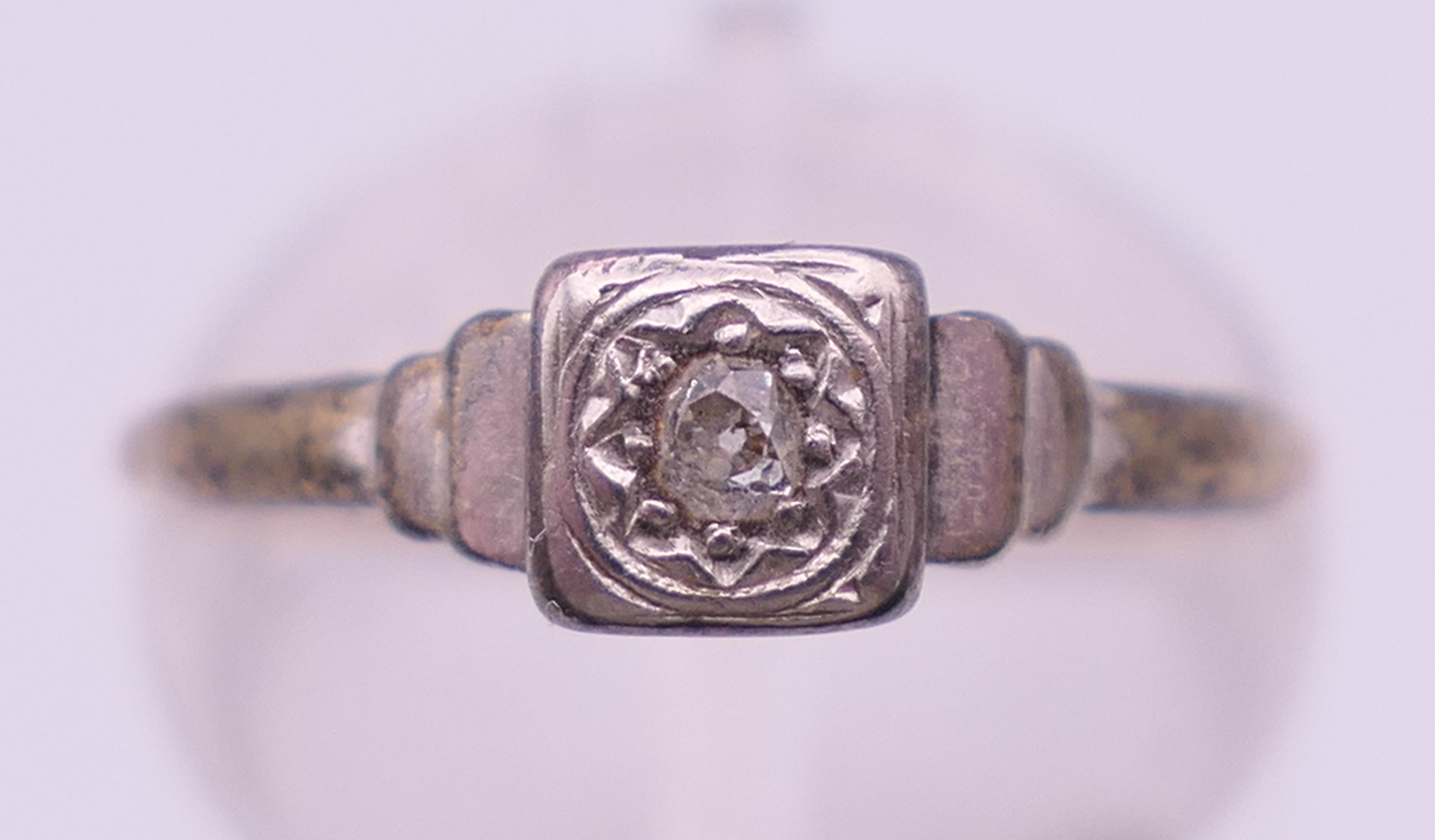 A 9 ct gold bracelet (2.8 grammes), an 18 ct gold and diamond ring (2. - Image 11 of 15
