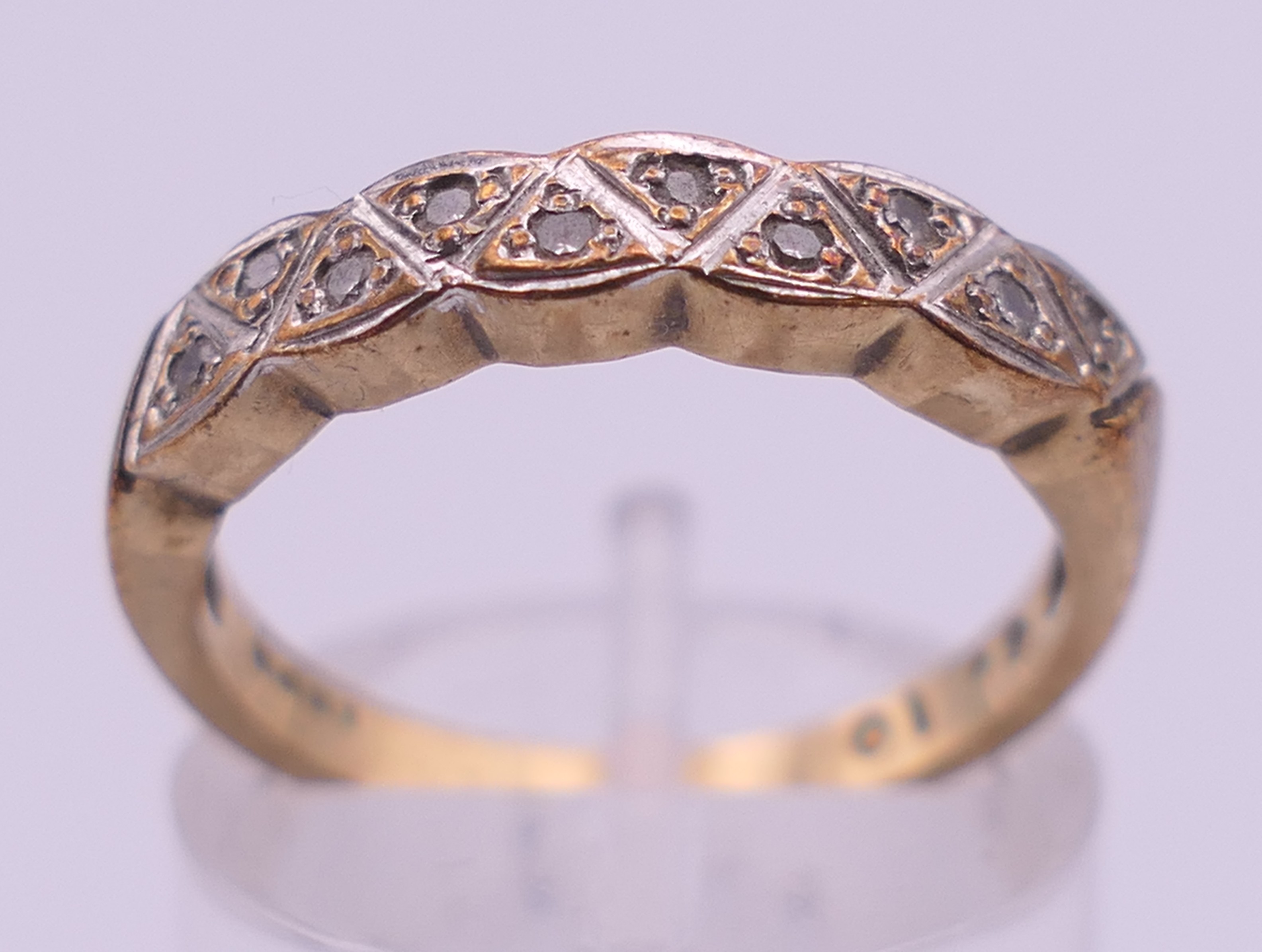 A 9 ct gold bracelet (2.8 grammes), an 18 ct gold and diamond ring (2. - Image 6 of 15