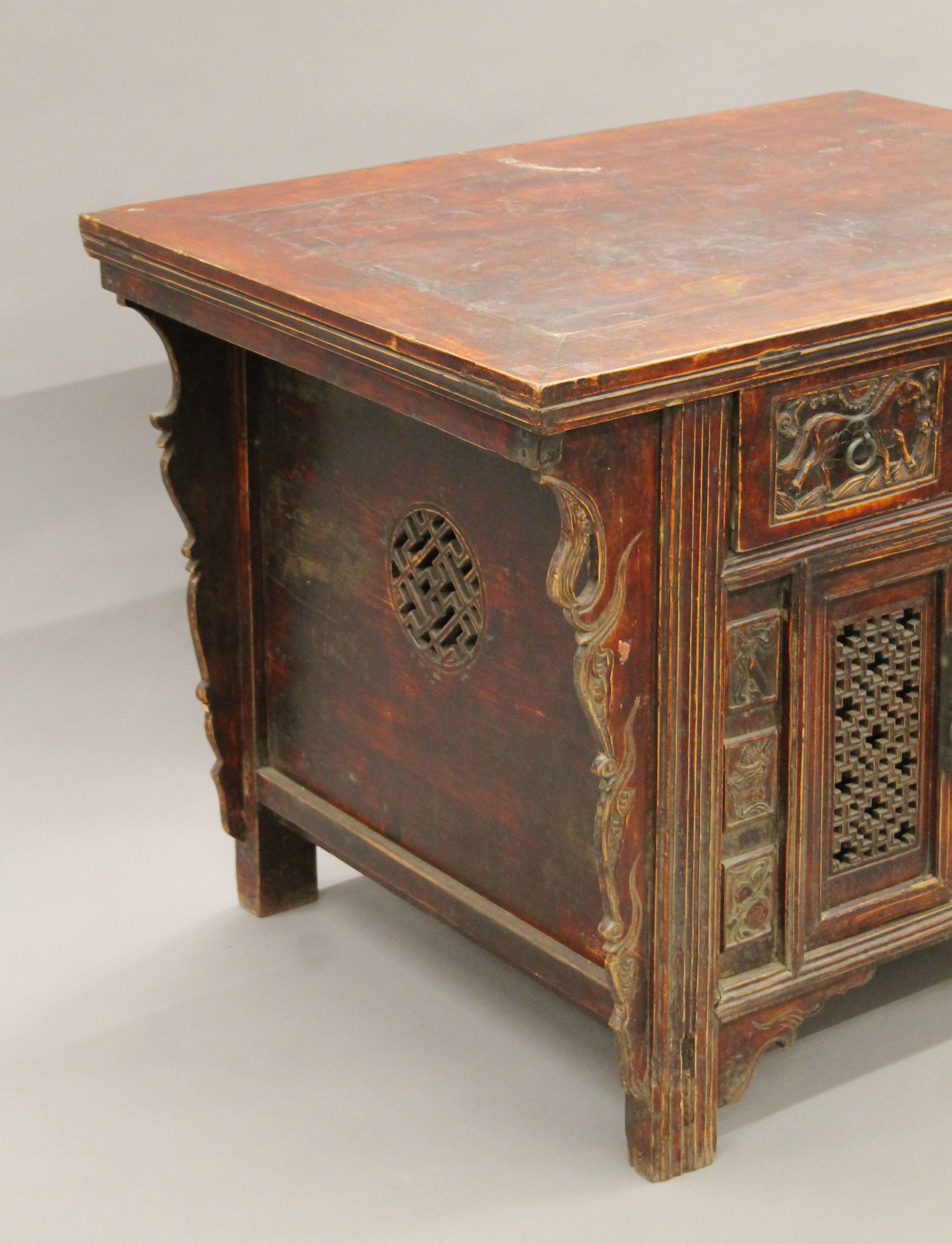 A 19th century Chinese elm side cupboard. 111 cm wide x 85 cm high x 79 cm deep. - Image 3 of 8