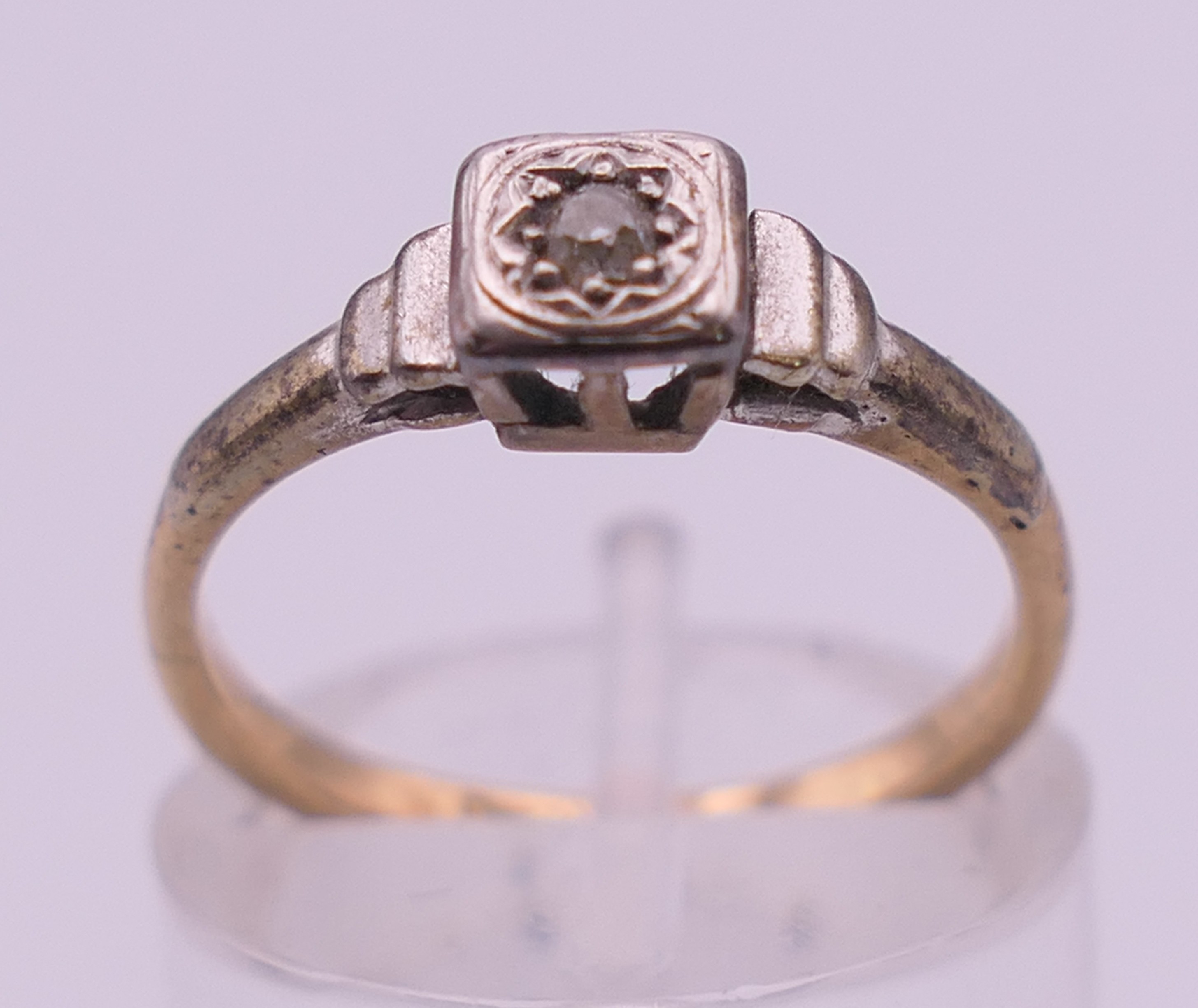 A 9 ct gold bracelet (2.8 grammes), an 18 ct gold and diamond ring (2. - Image 12 of 15