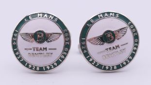 A pair of Bentley cufflinks. 1.8 cm diameter.