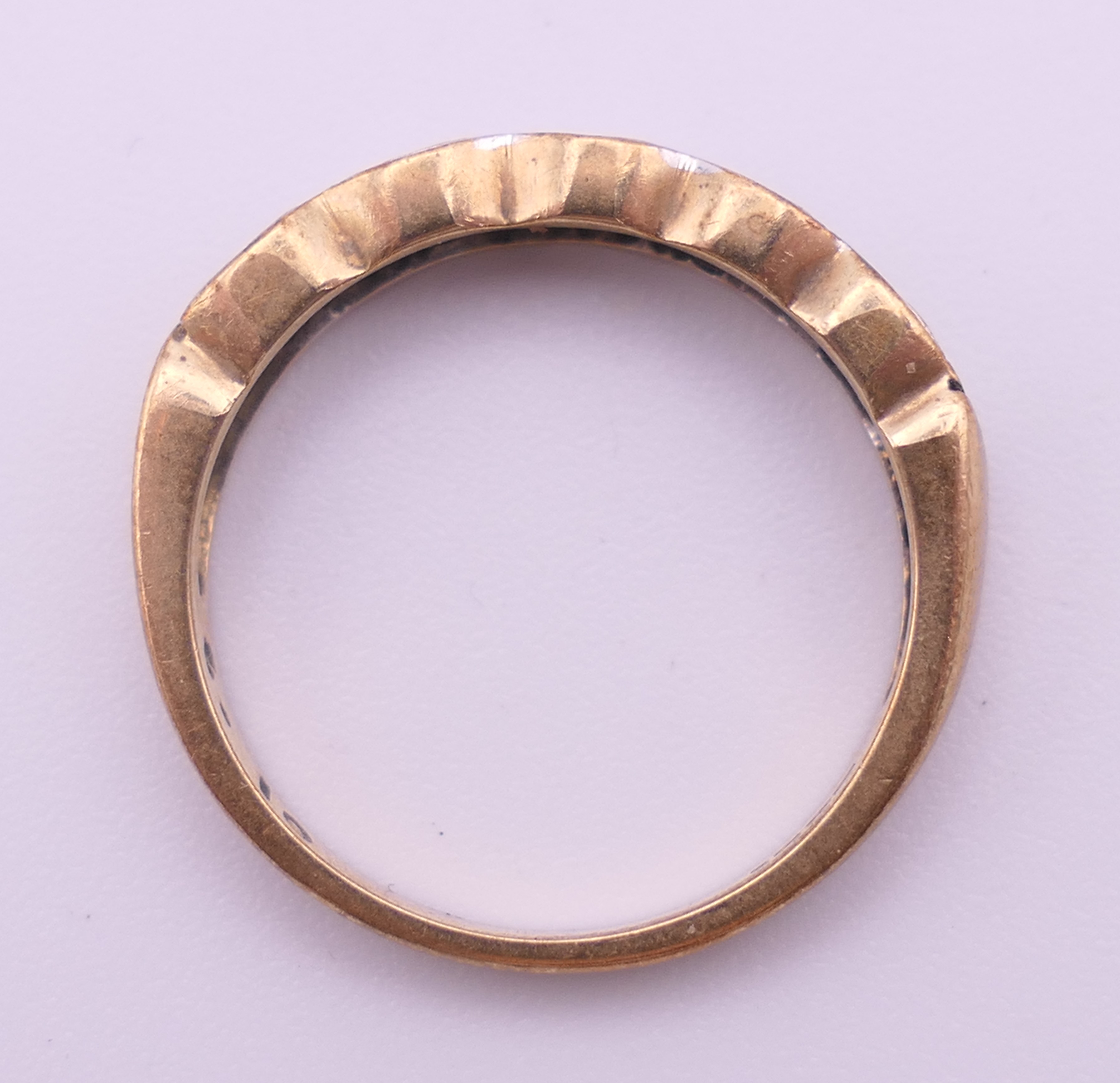 A 9 ct gold bracelet (2.8 grammes), an 18 ct gold and diamond ring (2. - Image 10 of 15
