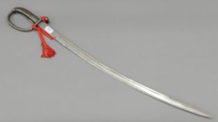 A vintage Eastern sabre. 95 cm long.