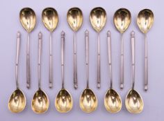 Twelve Russian silver teaspoons. 10.5 cm long. 199.7 grammes.