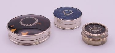 A silver and tortoiseshell lidded compact, a silver,