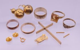 A quantity of gold jewellery, to include: three 9 ct gold wedding bands,