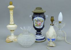 A quantity of various table lamps. The largest 43 cm high.