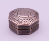 A Georgian silver octagonal shaped vinaigrette, makers mark of Samuel Pemberton. 2 cm wide.