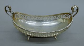 An 800 silver basket. 20.5 cm wide. 155.9 grammes.