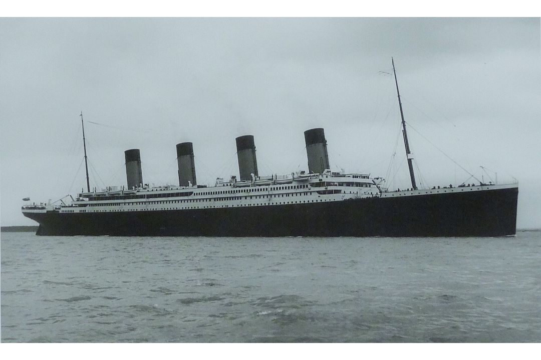 A print of the R.M.S Titanic, framed and glazed. 66 x 87 cm overall. - Image 1 of 2