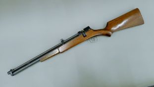 A vintage air rifle . 91 cm long.