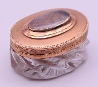 An unmarked gold and crystal vinaigrette. 2.7 cm wide.