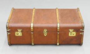 An early 20th century trunk with inner tray. 92 cm long.