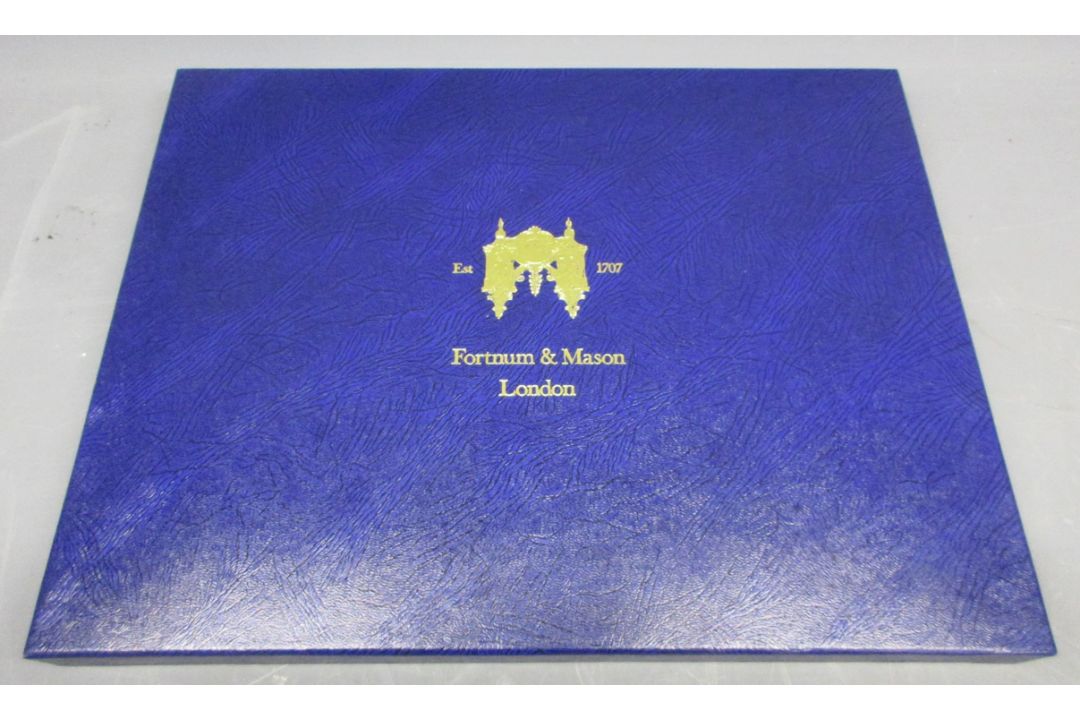 Fortnum & Mason gift boxed tartan set of 12 single malt whisky miniatures, aged 12 years, c100ml - Bild 7 aus 8