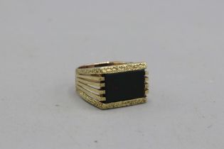 Hallmarked 9ct yellow gold brutalist bloodstone signet ring, comprised of one rectangular bloodstone