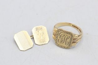 Mixed lot of gold jewellery comprising a hallmarked 9ct yellow gold octagonal-head engraved signet