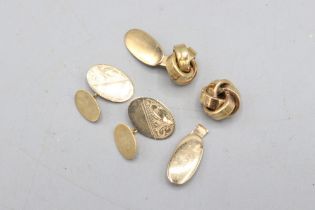 Mixed lot of gold cufflinks, comprised of a pair of knot cufflinks with folding reverse, one knot