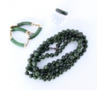 LOT 3 TEILE JADESCHMUCK. Halskette,
