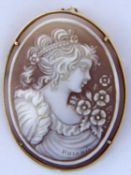 KAMEENBROSCHE / ANHÄNGER. Oval mit
