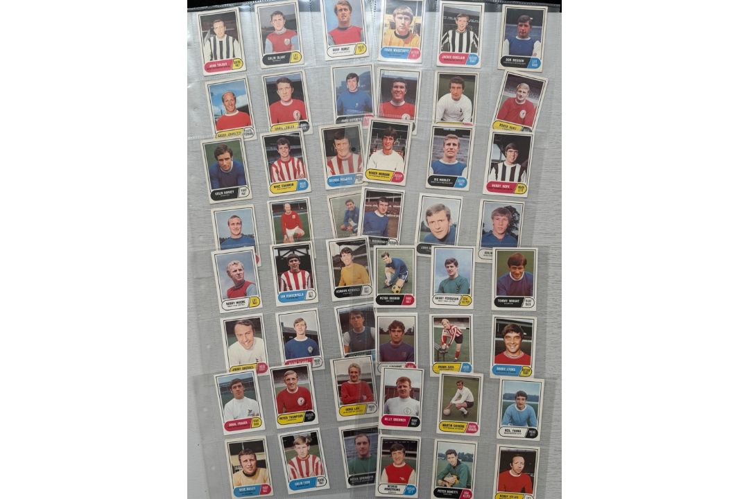 A&BC 1969/70 FOOTBALLERS TRADE CARDS, 1-64, 65-118, 119-170, FULL SETS, GREEN BACKS. - Image 3 of 10