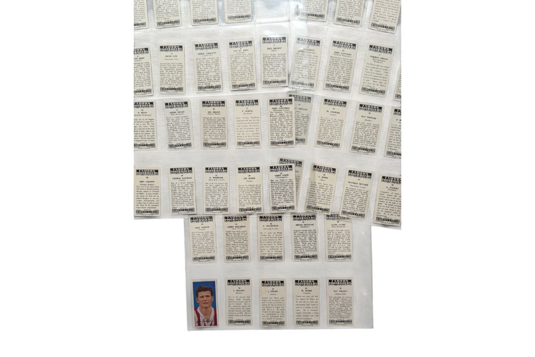 BARRATT & CO FAMOUS FOOTBALLERS TRADE CARDS, A9, FULL SET OF 50 CARDS. - Image 6 of 6