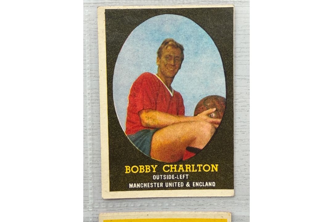 1962 A&BC GUM BAZOOKA FOOTBALL TRADE CARDS, FULL SET OF 82 CARDS, RED BACKS. - Image 6 of 8