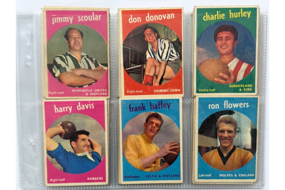 1960 A&BC GUM FOOTBALL TRADE CARDS, 1-42, 43-83, FULL SETS. - Image 1 of 6