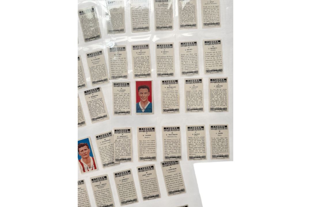 BARRATT & CO FAMOUS FOOTBALLERS TRADE CARDS, A8, FULL SET OF 50 CARDS. - Image 6 of 6