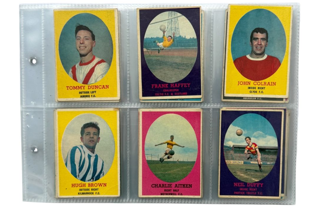 1963 A&BC GUM SCOTTISH FOOTBALL TRADE CARDS, MAKE-A-PHOTO, GREENBACK, FULL SET OF 81 CARDS. - Image 1 of 6
