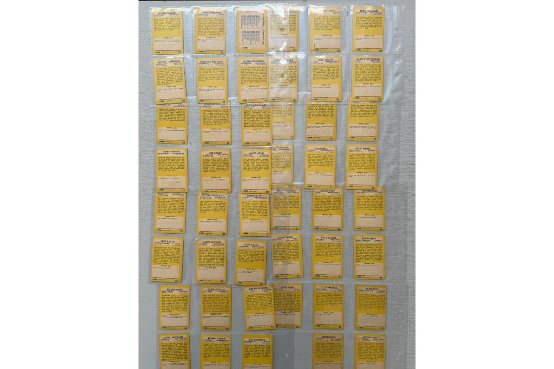 A&BC GUM YELLOW BACK FOOTBALL TRADE CARDS, 1-54, 55-101, FULL SETS, GEORGE BEST (MANCHESTER - Image 5 of 5