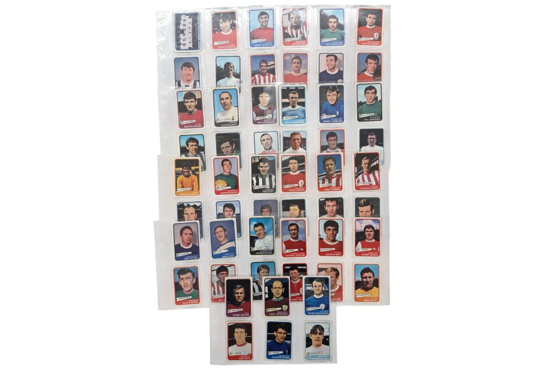 A&BC GUM YELLOW BACK FOOTBALL TRADE CARDS, 1-54, 55-101, FULL SETS, GEORGE BEST (MANCHESTER - Image 3 of 5