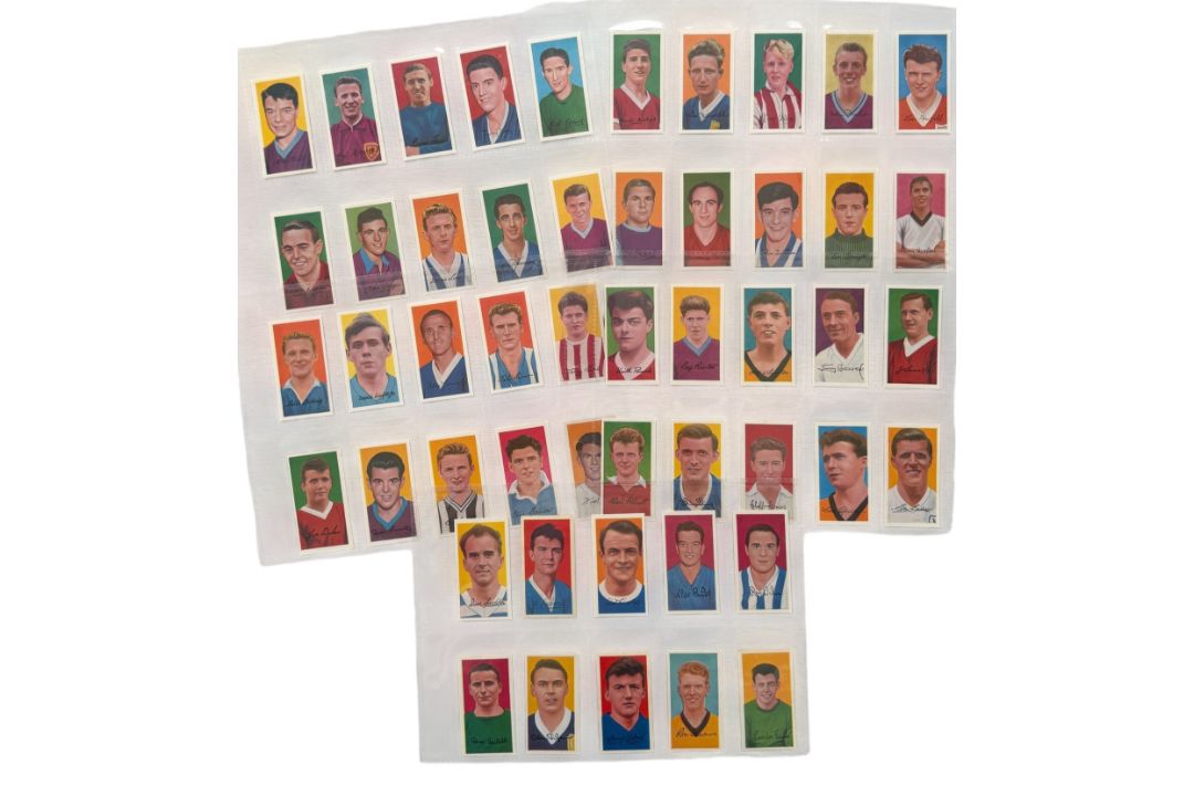 BARRATT & CO FAMOUS FOOTBALLERS TRADE CARDS, A11, FULL SET OF 50 CARDS, GREAVES, LAW, MOORE. - Image 3 of 6