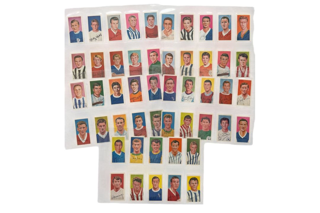 BARRATT & CO FAMOUS FOOTBALLERS TRADE CARDS, A13, FULL SET OF 50 CARDS. - Image 3 of 4