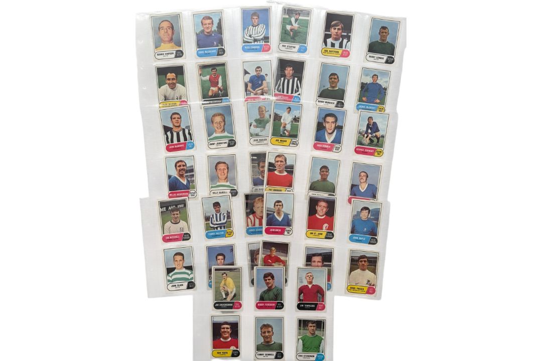 A&BC GUM 1969 SCOTTISH FOOTBALLERS TRADE CARDS, 1-42, FULL SET, BLUE BACK. - Image 3 of 4
