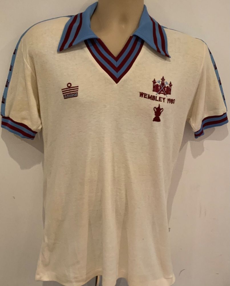 Two Day Sale of Football Memorabilia  - Presented by Dave Alexander of Football Wanted - Stacey's Auctioneers & Valuers