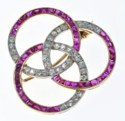 Art Deco brooch set with calibre cut rubies and diamonds, 7g, 3cm
