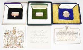 Three Royal commemorative hallmarked silver ingots / medals comprising Royal Residences Buckingham
