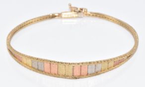 A 9ct gold tri-colour bracelet, 6.1g, 17.5cm