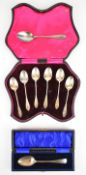 Cased set of Edward VII hallmarked silver tea or coffee spoons with twisted handles, Sheffield 1904,