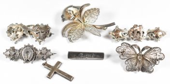 Two Victorian silver brooches with swallow and horseshoe decoration (Birmingham 1896 & Birmingham