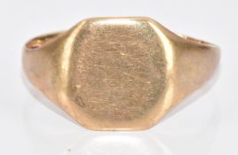 A 9ct gold signet ring, 2.8g, size Q
