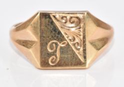 A 9ct gold signet ring, 4.3g, size N