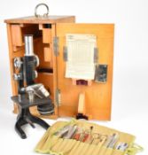 W & H Seibert Wetzlar microscope with three lens carousel, serial number 32902, in original carry