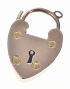 A 9ct rose gold heart clasp, 2.8g, 2.1 x 1.5cm