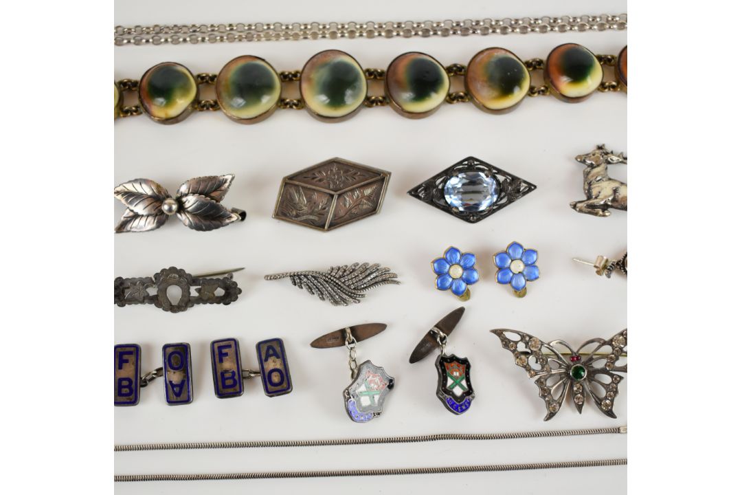A collection of silver jewellery including two pairs of cufflinks, pair of pressed amber earrings, - Image 3 of 4