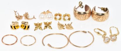 Ten pairs of 9ct gold earrings including hoops, bees, flowers, leaves, pearls, etc, 8.9g