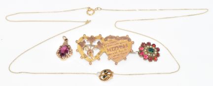 A 9ct gold 'Mizpah brooch in the form of two hearts with floral decoration (2g), Victorian brooch